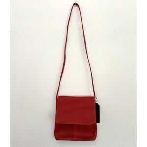 Le Donne Red Leather FlapOver Crossbody Bag Purse Casual Business Travel NWT